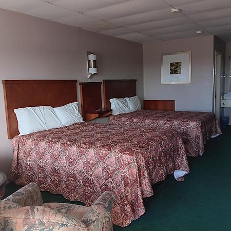 Oyo Sheldon'S Motel And Restaurant Keysville Екстериор снимка