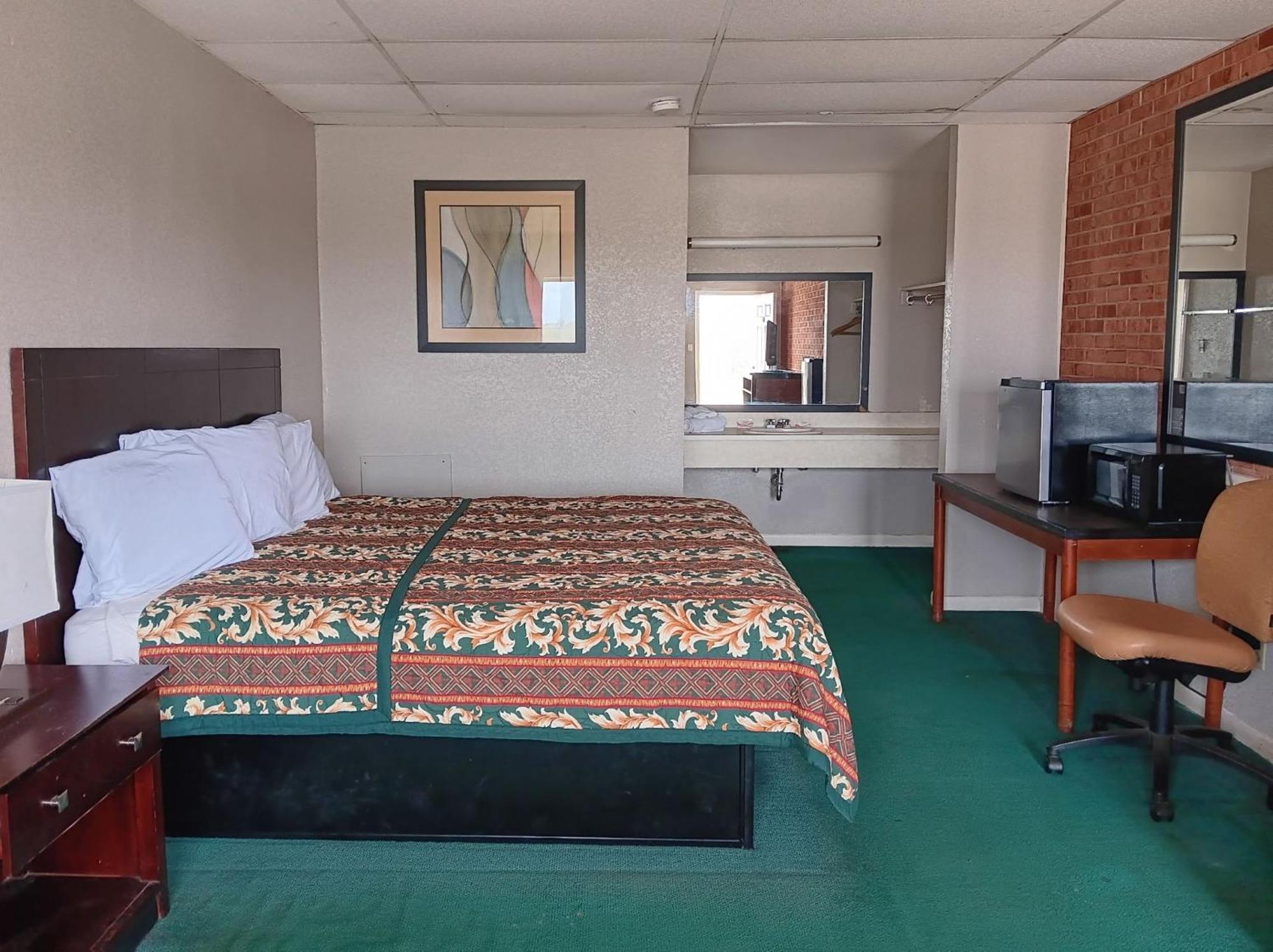 Oyo Sheldon'S Motel And Restaurant Keysville Екстериор снимка