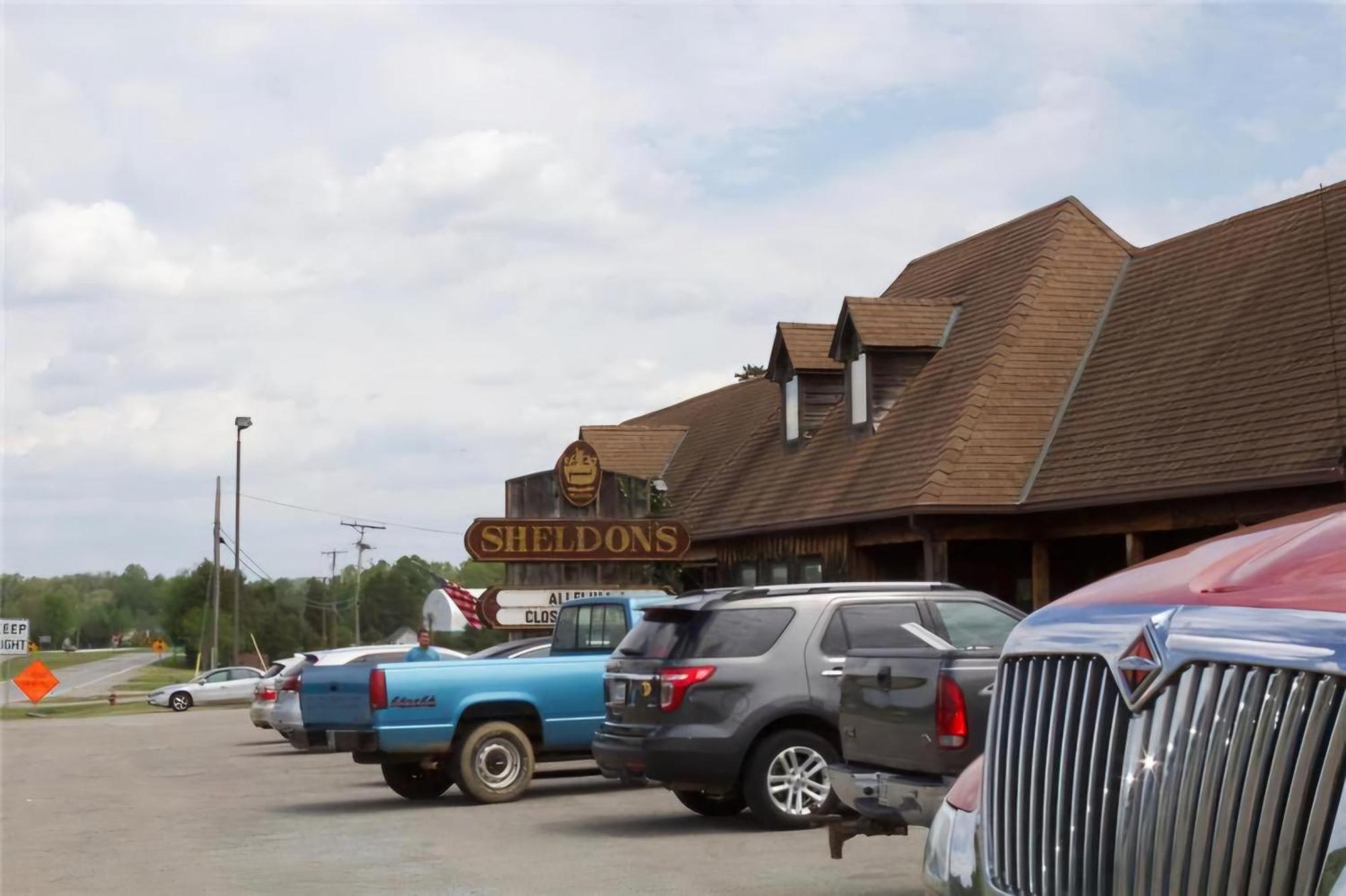 Oyo Sheldon'S Motel And Restaurant Keysville Екстериор снимка